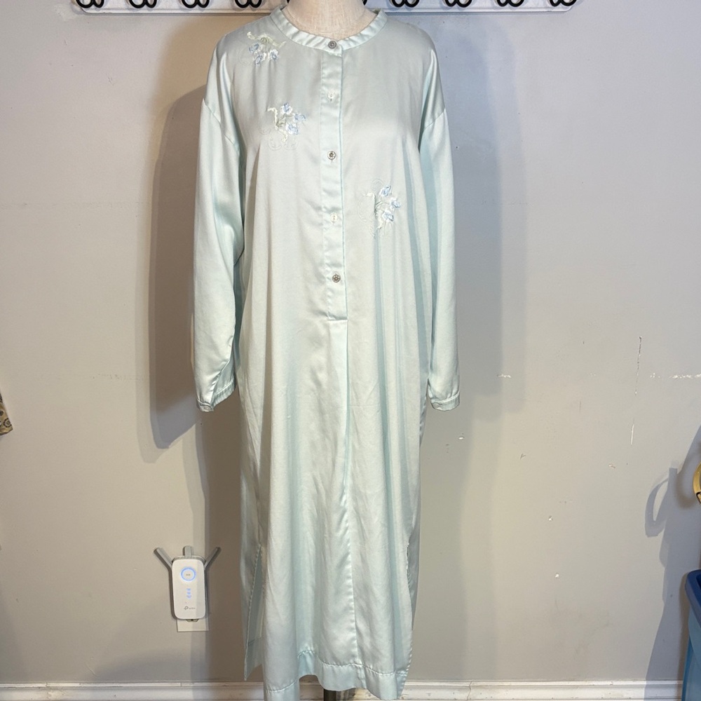Mantles Vintage Light Blue Satin  Embroidered nightgown Size XL